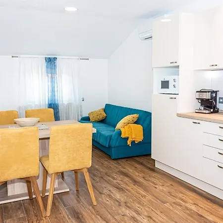 Apartman App Roko 3 *
